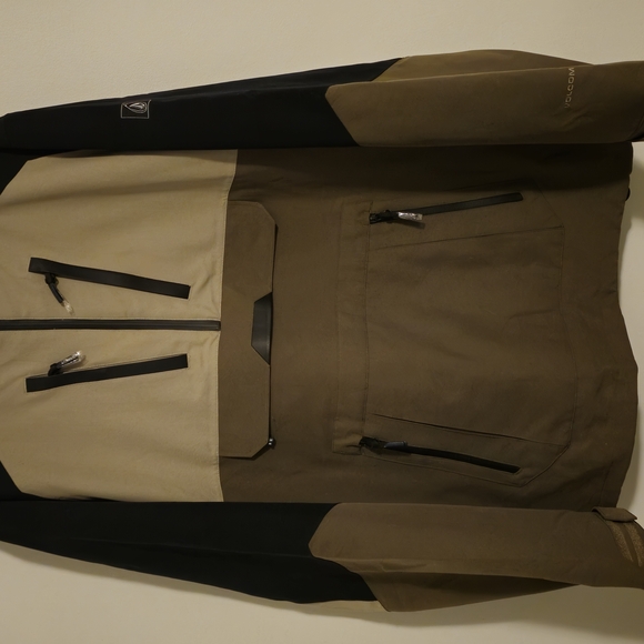 Volcom Cream and Black Performance Jackets - Picture 2 of 9